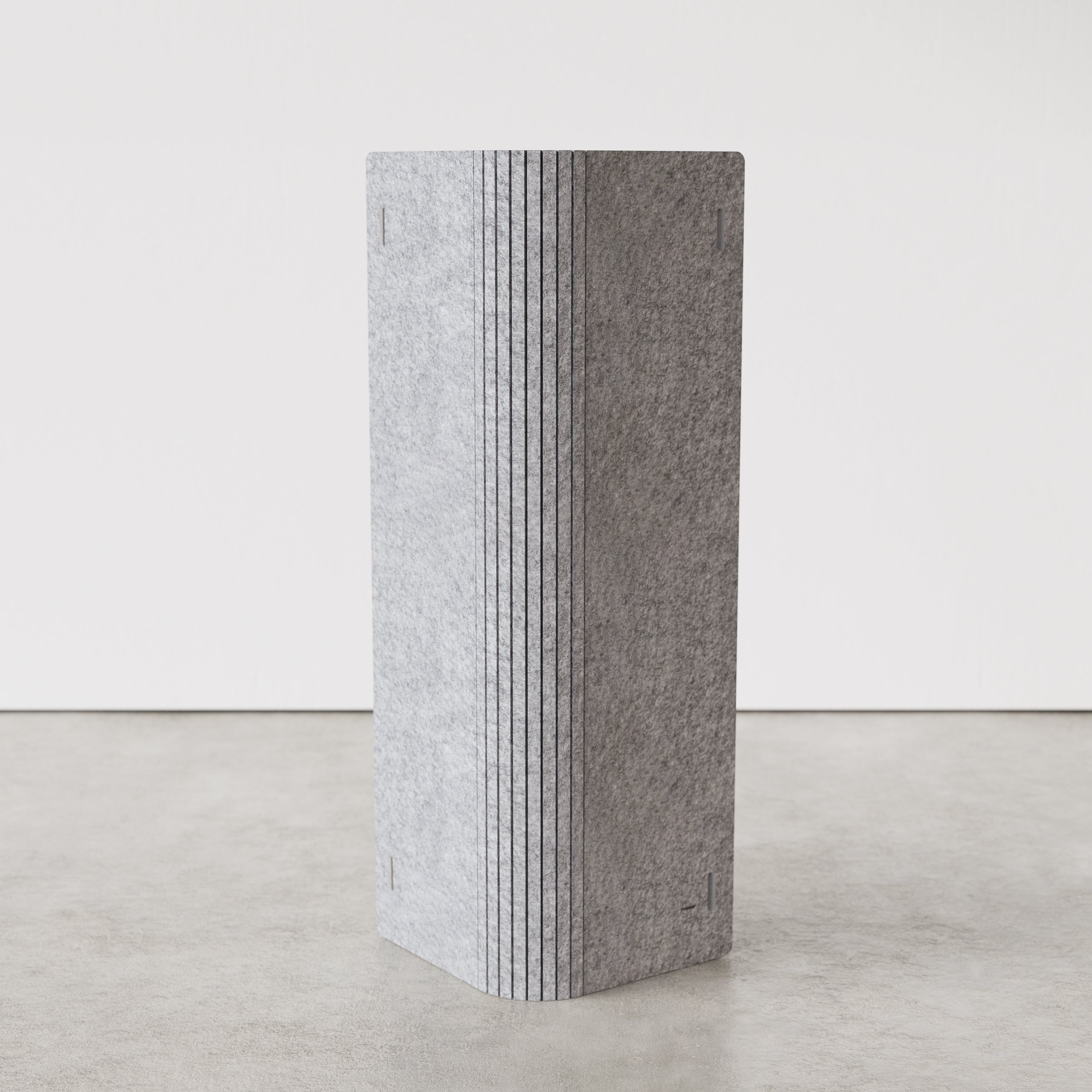 Akustikwand stufenlos einstellbar, Schreibtisch, Sichtschutz, Stellwand, Messe, Poster Session