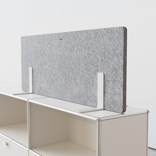 FLEX QUICK normal grau mit weiß, ist ein akustisch hoch wirksamer Raumtrenner innerhalb der FLEX akustik Familie. In verschiedenen Farben erhältlich, ökologisch, recycelt, Office , Home Office, Home, schnell aufzubauen, SYSBOARD